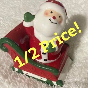 Collectable,Hallmark,Vintage Santa and Sleigh Salt & Pepper Shaker. Neve…